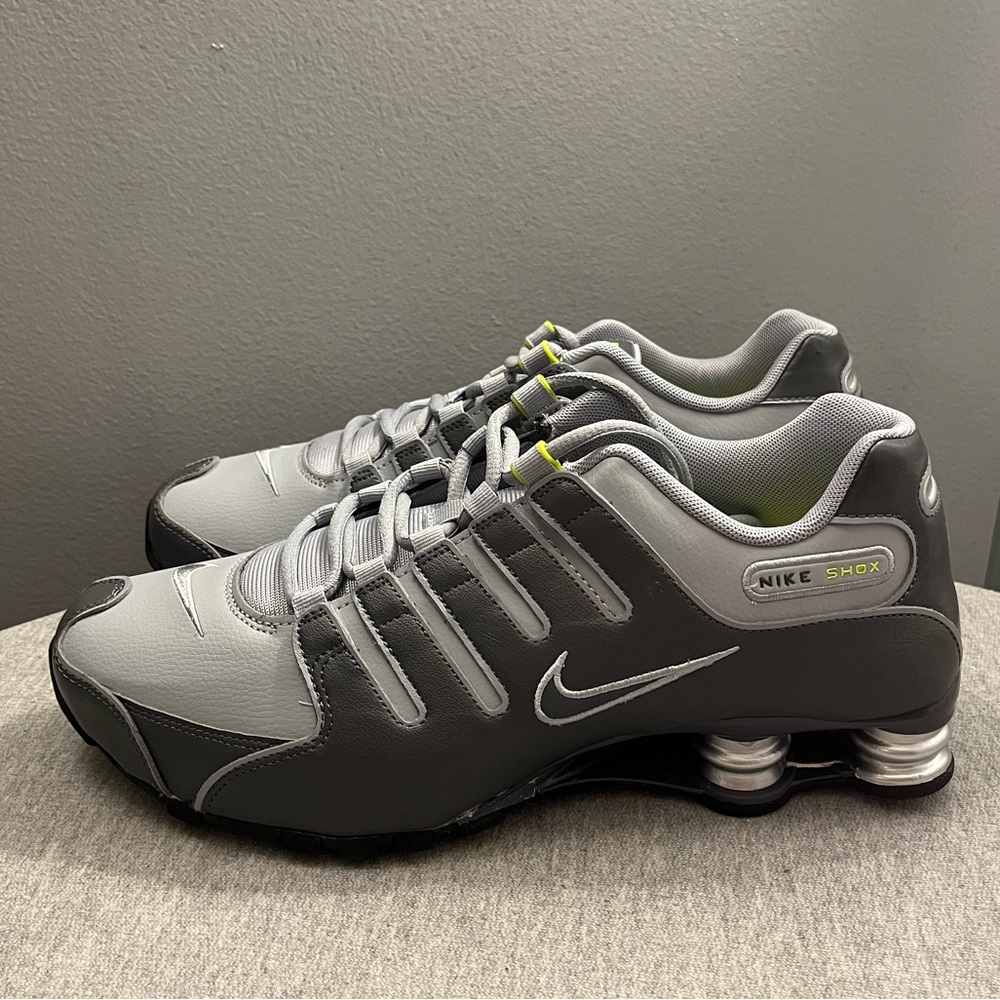 Nike Shox NZ Dark Grey/Wolf Grey/Volt Athletic Men’s Shoe Size 10.5 378341-009